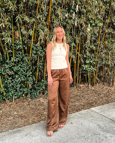 Best Tops for Tall Women (2026) | Long Torso Fit Guide