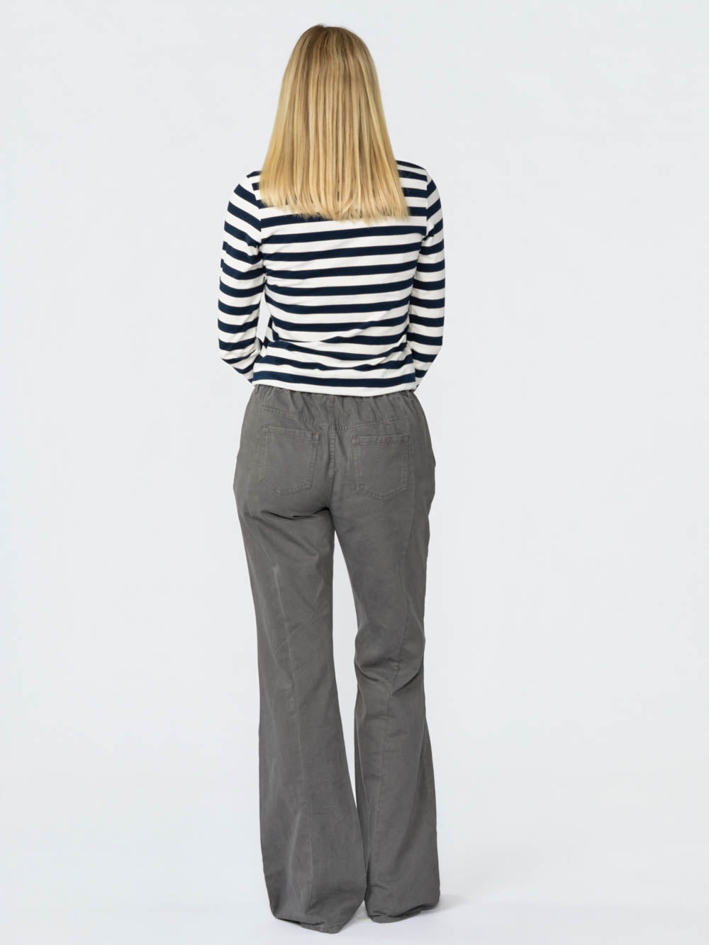 Ellis Flare Trouser for tall women in Charcoal, photo 5