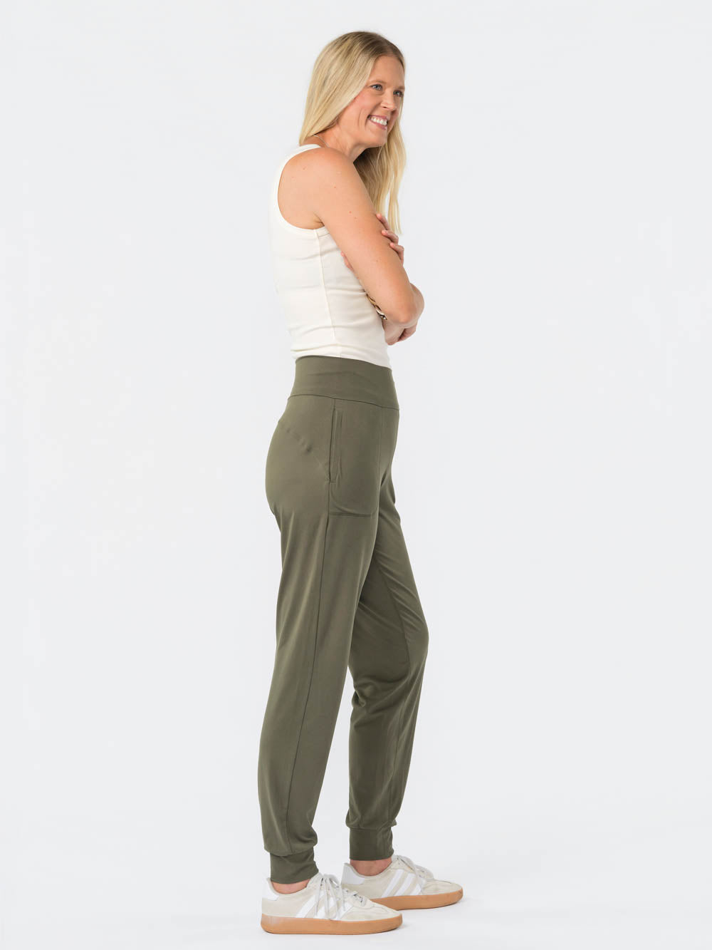 Stride 2.0 Tall Jogger - Olive