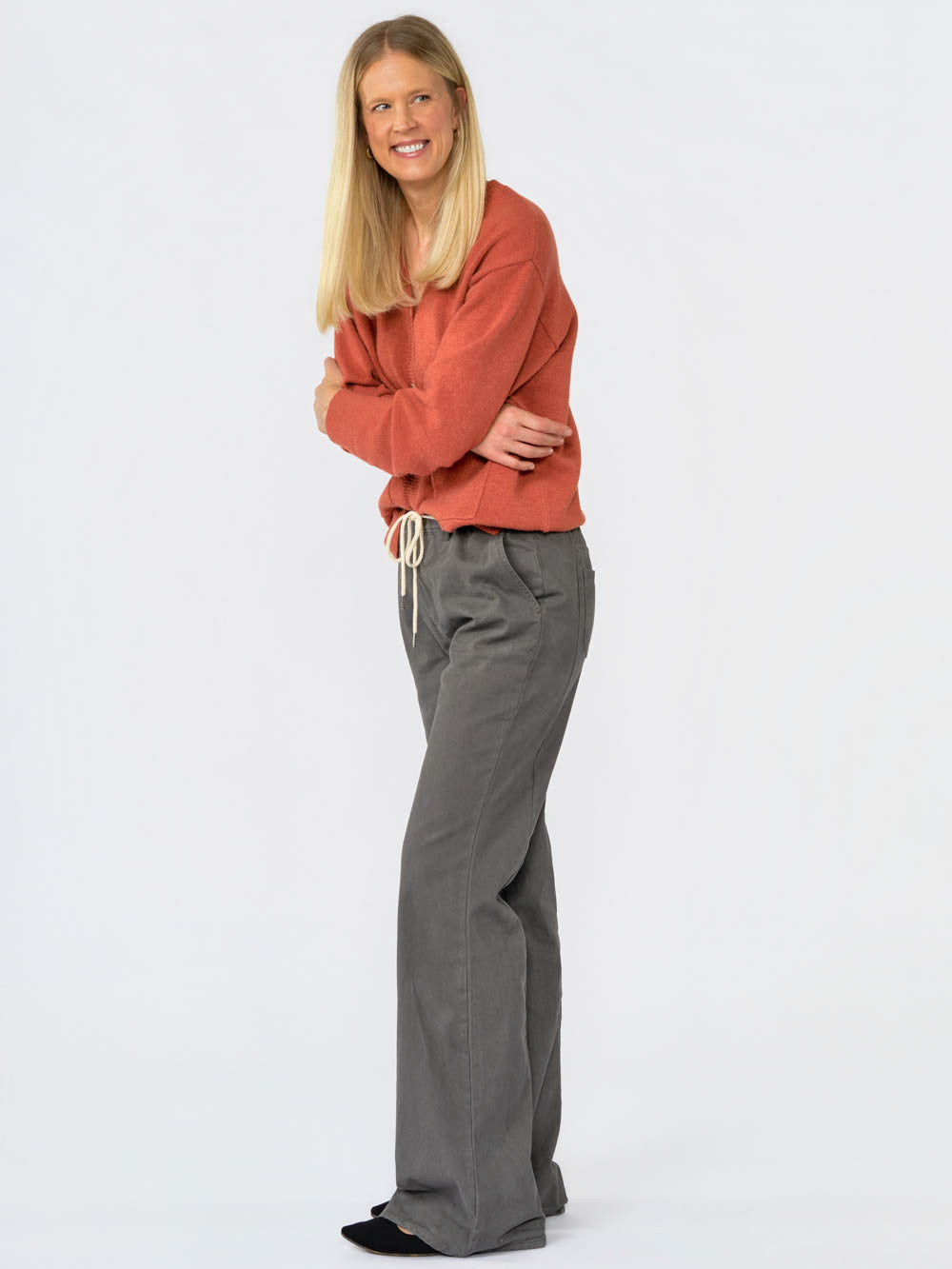 Ellis Flare Trouser for tall women in Charcoal, photo 3
