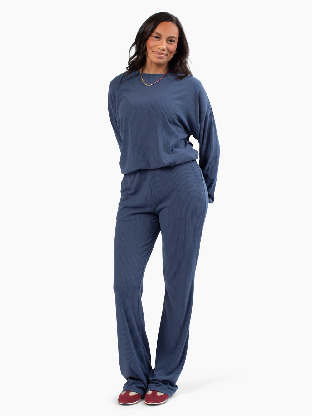 Tall woman wearing blue ribbed lounge set – Summit Ribbed Set