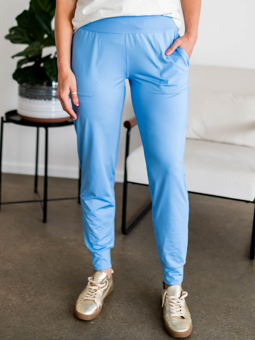 Front view of tall women’s joggers with 34-inch inseam and utility pockets